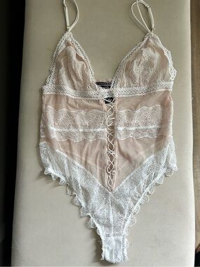 Victoria's Secret tan/blush and White Lace-Trimmed teddy lingerie Medium